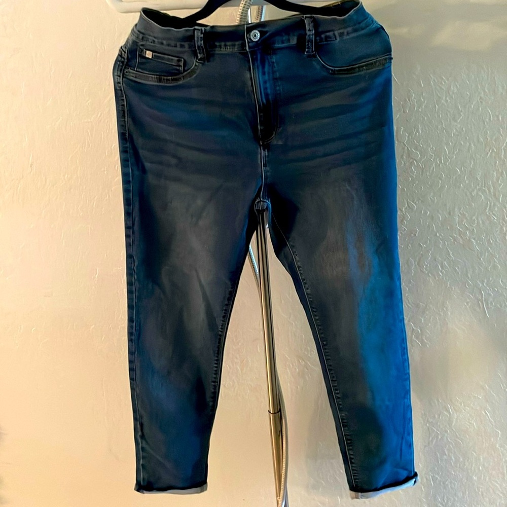 Cropped denim jeans